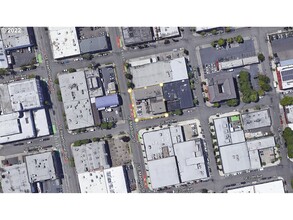 825 SE Madison St, Portland, OR - aerial  map view