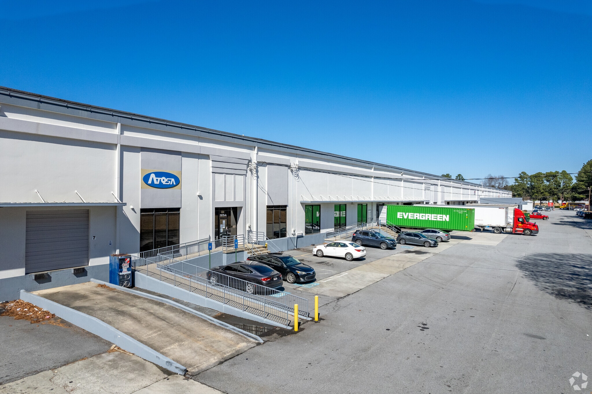 7575 Ponce de Leon Cir, Atlanta, GA to rent Primary Photo- Image 1 of 7