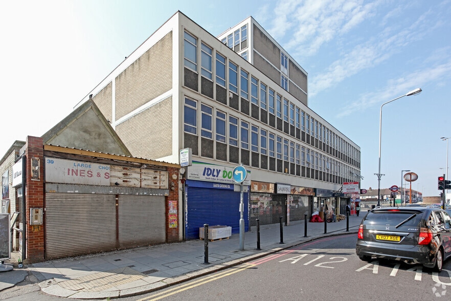 41-55 Perth Rd, Ilford to rent - Building Photo - Image 3 of 4