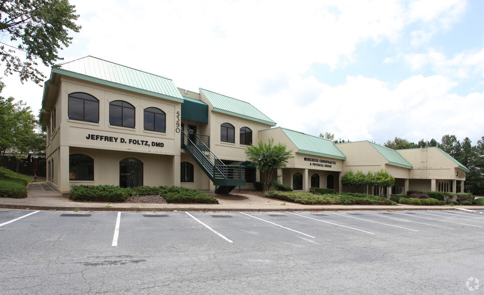 5390 Peachtree Industrial Blvd, Norcross, GA for rent - Building Photo - Image 3 of 23