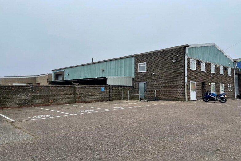 18 Bessemer Way, Great Yarmouth for sale - Primary Photo - Image 1 of 1