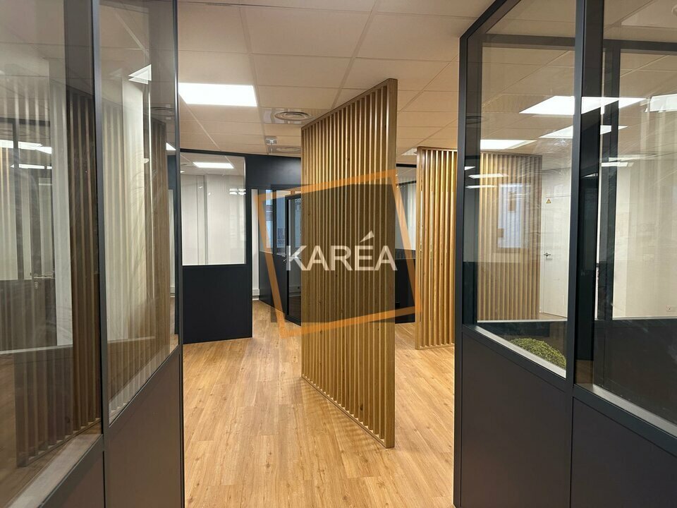 Office in Serris for sale Interior Photo- Image 1 of 14