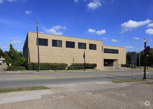 209 E Mulberry St, Angleton, TX for sale Primary Photo- Image 1 of 1