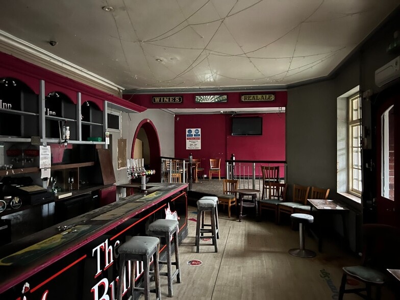 333 Crews Hole Rd, Bristol for sale - Interior Photo - Image 3 of 7