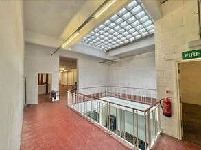 Broughton St, Manchester to rent Interior Photo- Image 2 of 5