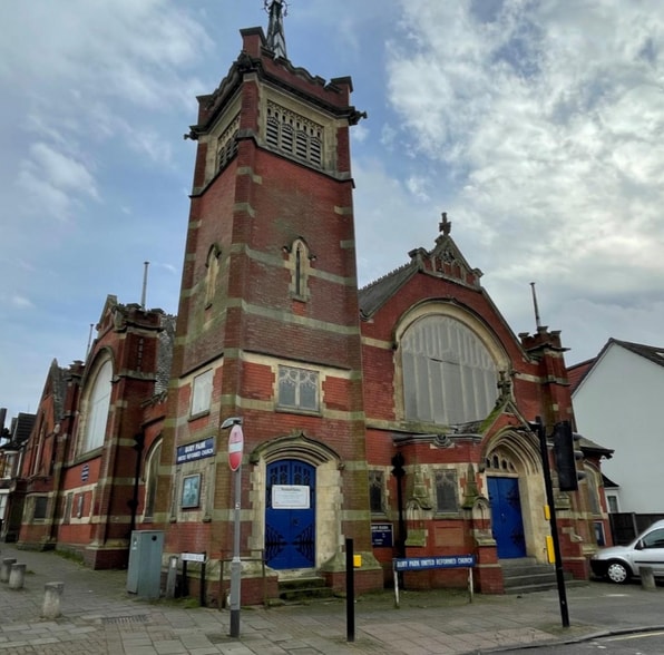 Waldeck Rd, Luton for sale - Building Photo - Image 1 of 1