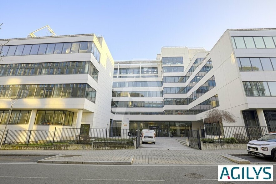 23 Avenue Carnot, Massy to rent - Building Photo - Image 2 of 14