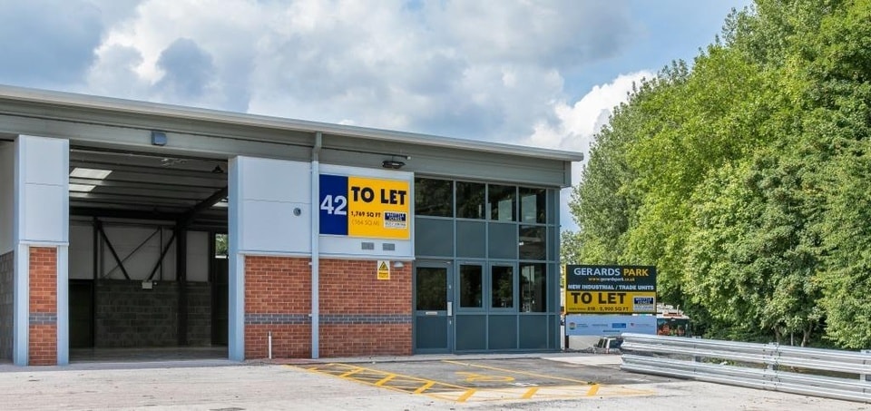 College St, St Helens to rent - Building Photo - Image 3 of 4
