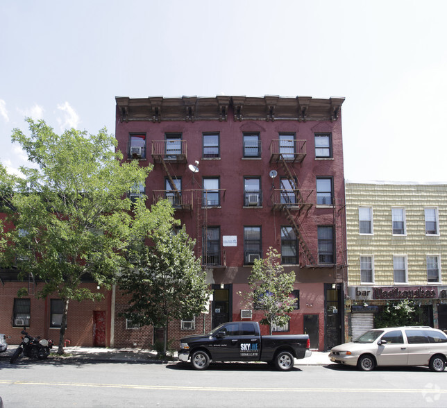 273-277 Grand St, Brooklyn, NY for rent - Building Photo - Image 2 of 2