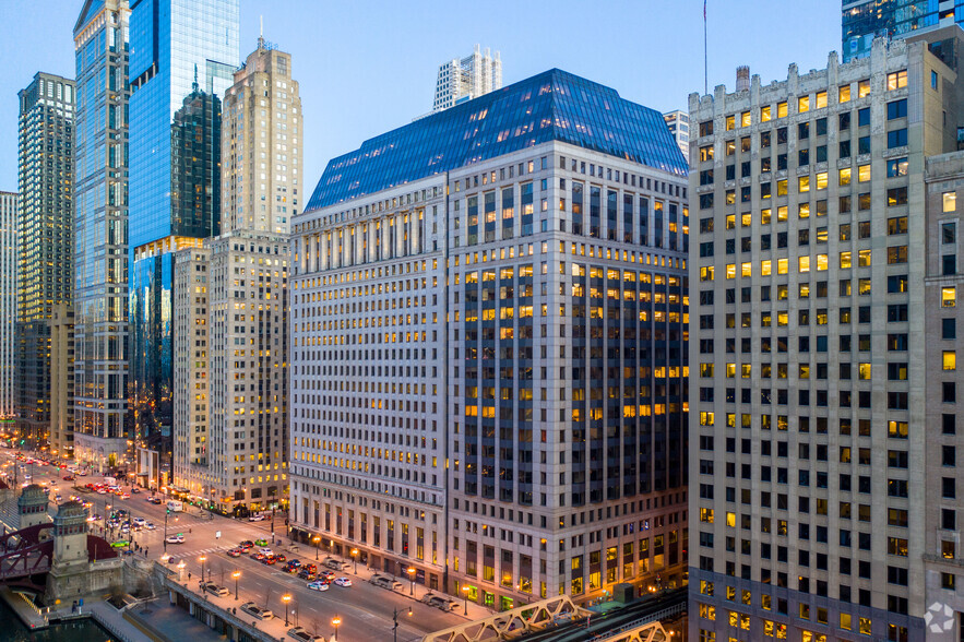 222 N LaSalle St, Chicago, IL for rent - Primary Photo - Image 1 of 20