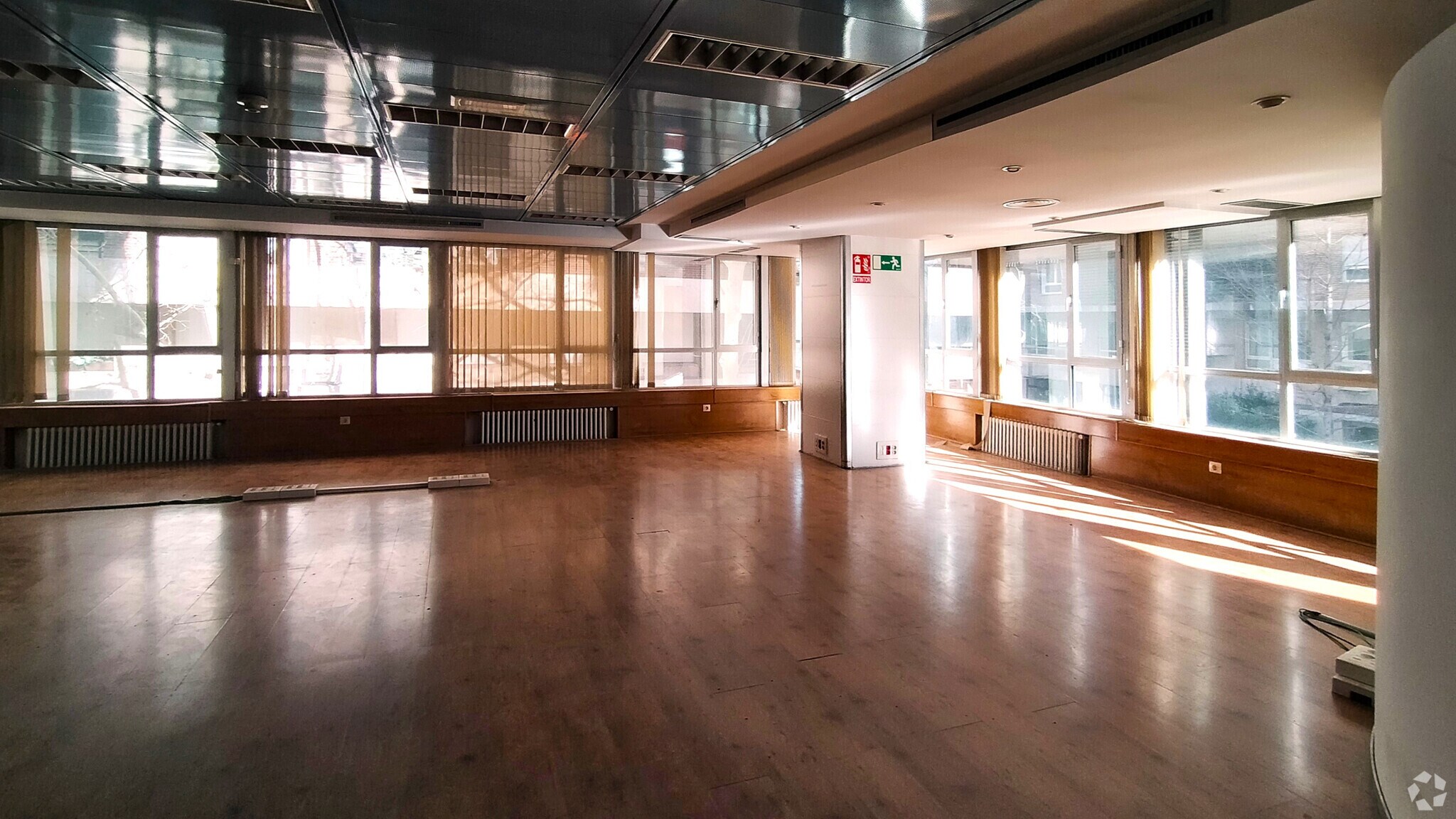 Office in Madrid, Madrid to rent Interior Photo- Image 1 of 2