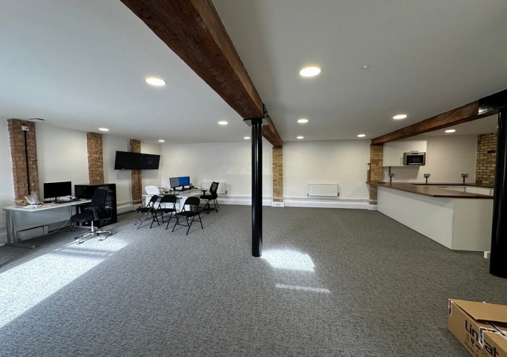 London Rd, Pampisford to rent Building Photo- Image 1 of 1