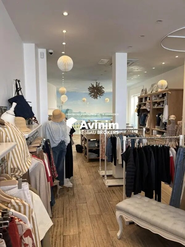 Location Commerce 100 m² - Photo 1