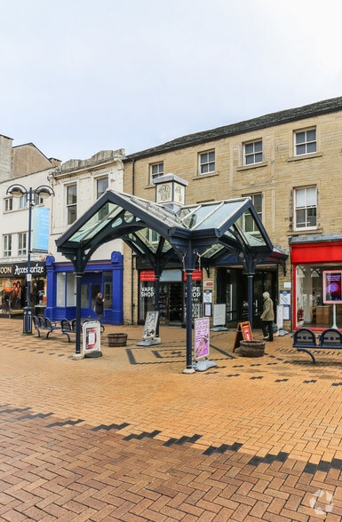 1-19 Market Ave, Huddersfield to rent - Primary Photo - Image 1 of 1