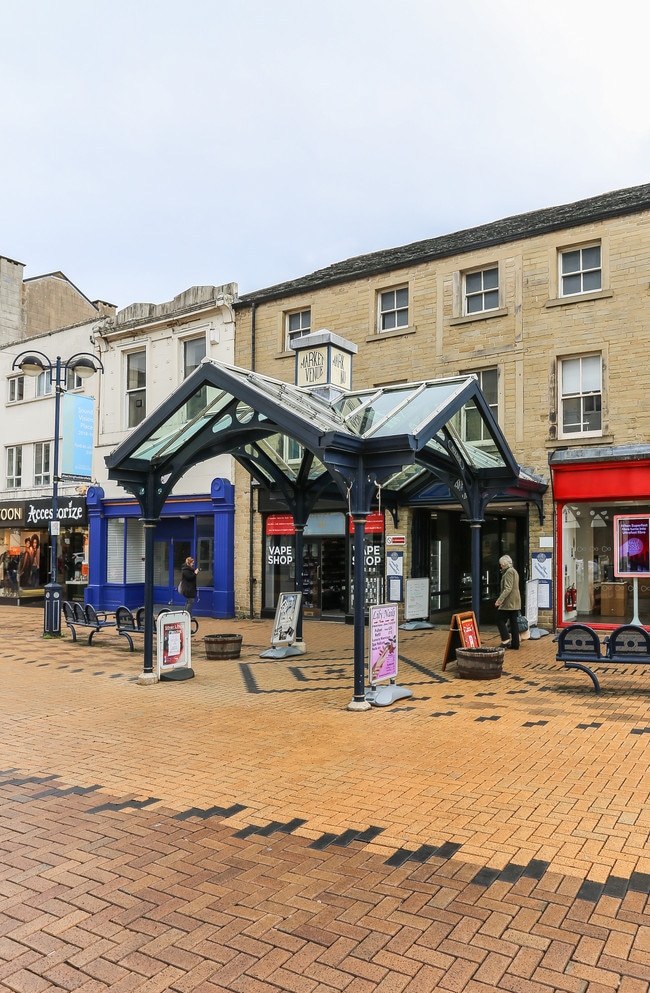 More details for 1-19 Market Ave, Huddersfield - Retail to Rent