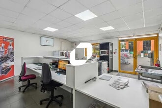 Light Industrial in Sevran to rent Interior Photo- Image 2 of 10