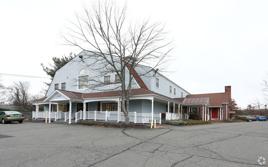 28 Main St, East Hartford, CT for rent - Primary Photo - Image 3 of 16