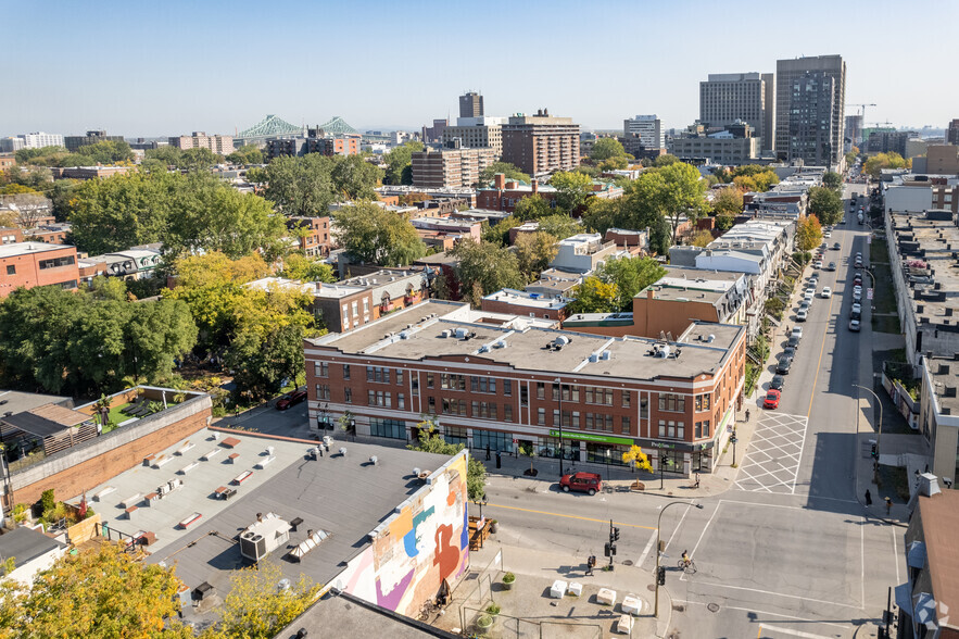 800-810 Rue Ontario E, Montréal, QC for sale - Building Photo - Image 2 of 4