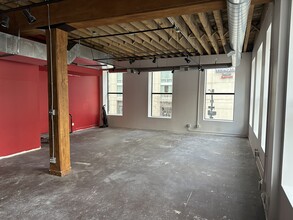 415 N Dearborn St, Chicago, IL for rent Interior Photo- Image 1 of 8