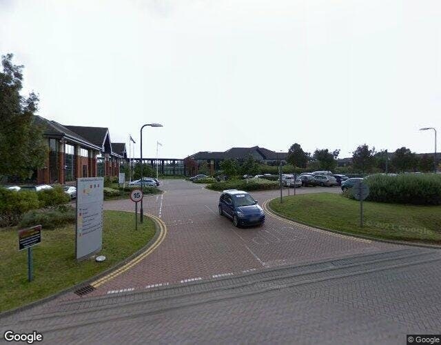 Westacott Way, Maidenhead to rent - Building Photo - Image 2 of 2