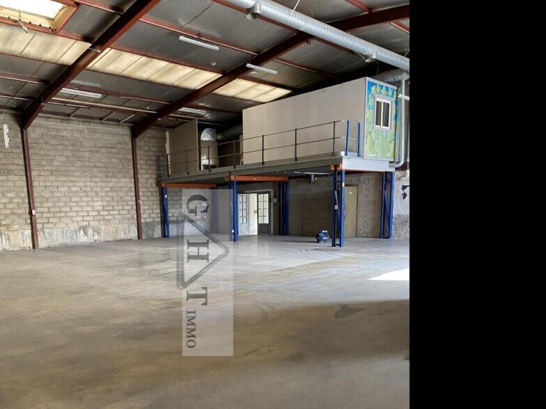 Office in Saint-Soupplets to rent - Interior Photo - Image 2 of 13