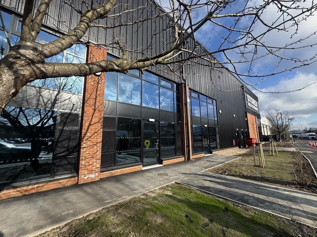 Brooklands Close, Sunbury On Thames to rent Building Photo- Image 1 of 17