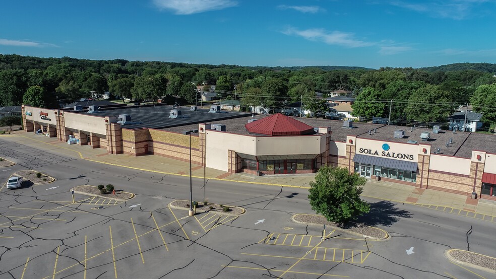 1201 S Broadway, Rochester, MN for rent - Building Photo - Image 1 of 17