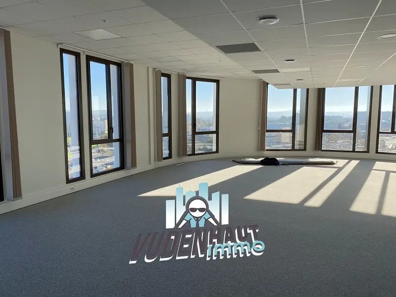 Vente Bureaux 605 m² - Photo 1