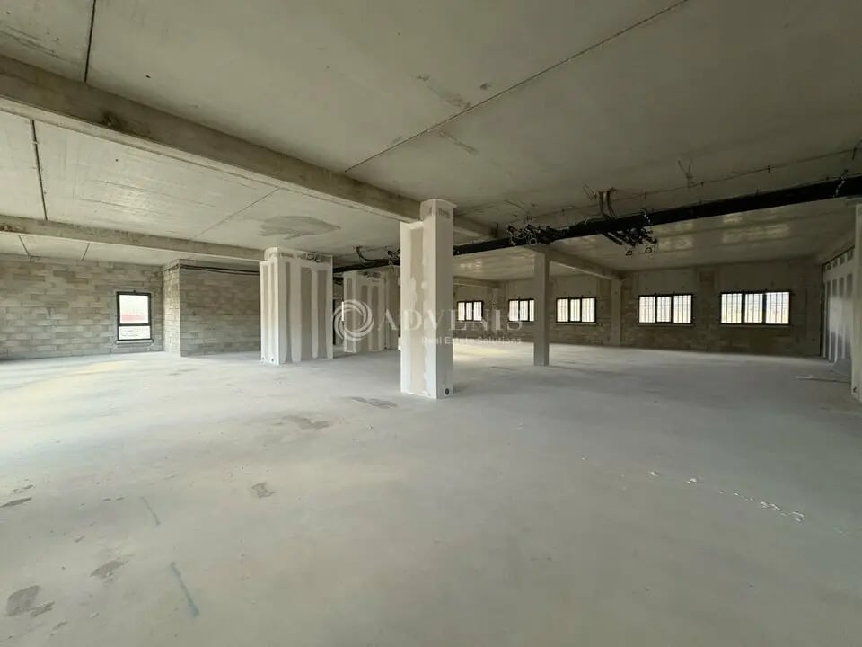 Vente Bureaux 790 m² - Photo 1