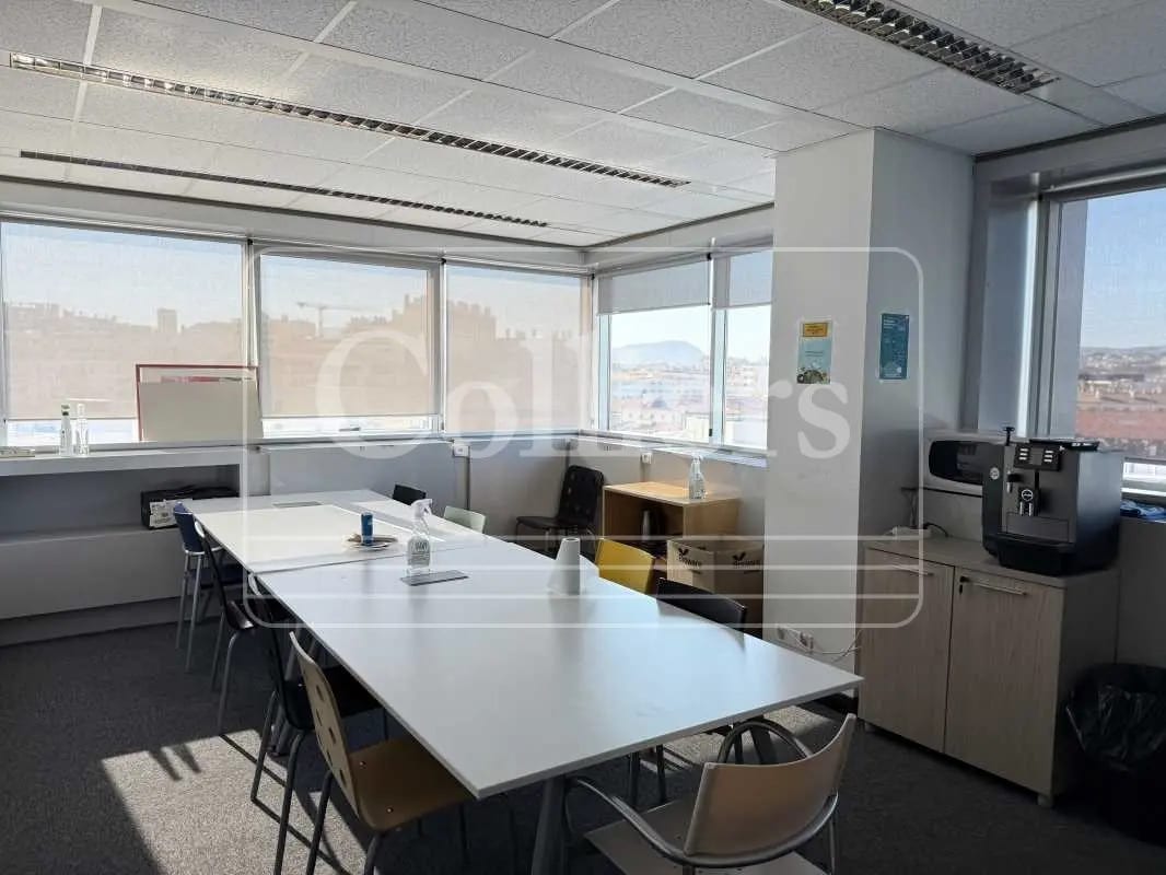 Office in Marseille to rent Interior Photo- Image 1 of 5