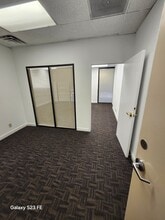 5825 Glenridge Dr NE, Sandy Springs, GA to rent Interior Photo- Image 1 of 4