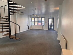 127 Station Rd, London to rent Interior Photo- Image 1 of 11