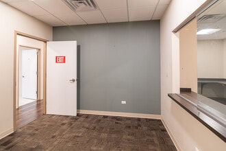 1701 E Woodfield Rd, Schaumburg, IL to rent Interior Photo- Image 2 of 11