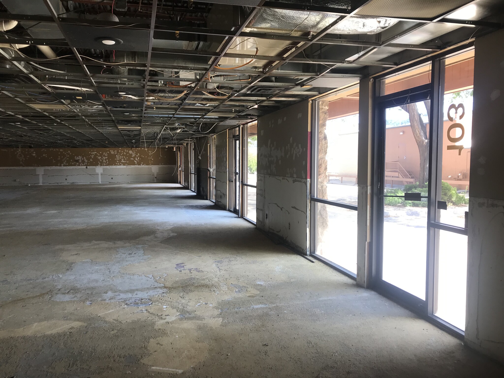 2525 W Main St, Rapid City, SD to rent Interior Photo- Image 1 of 10