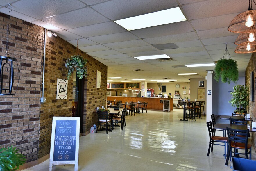 104 Park Blvd, Clarksburg, WV for sale - Lobby - Image 2 of 14