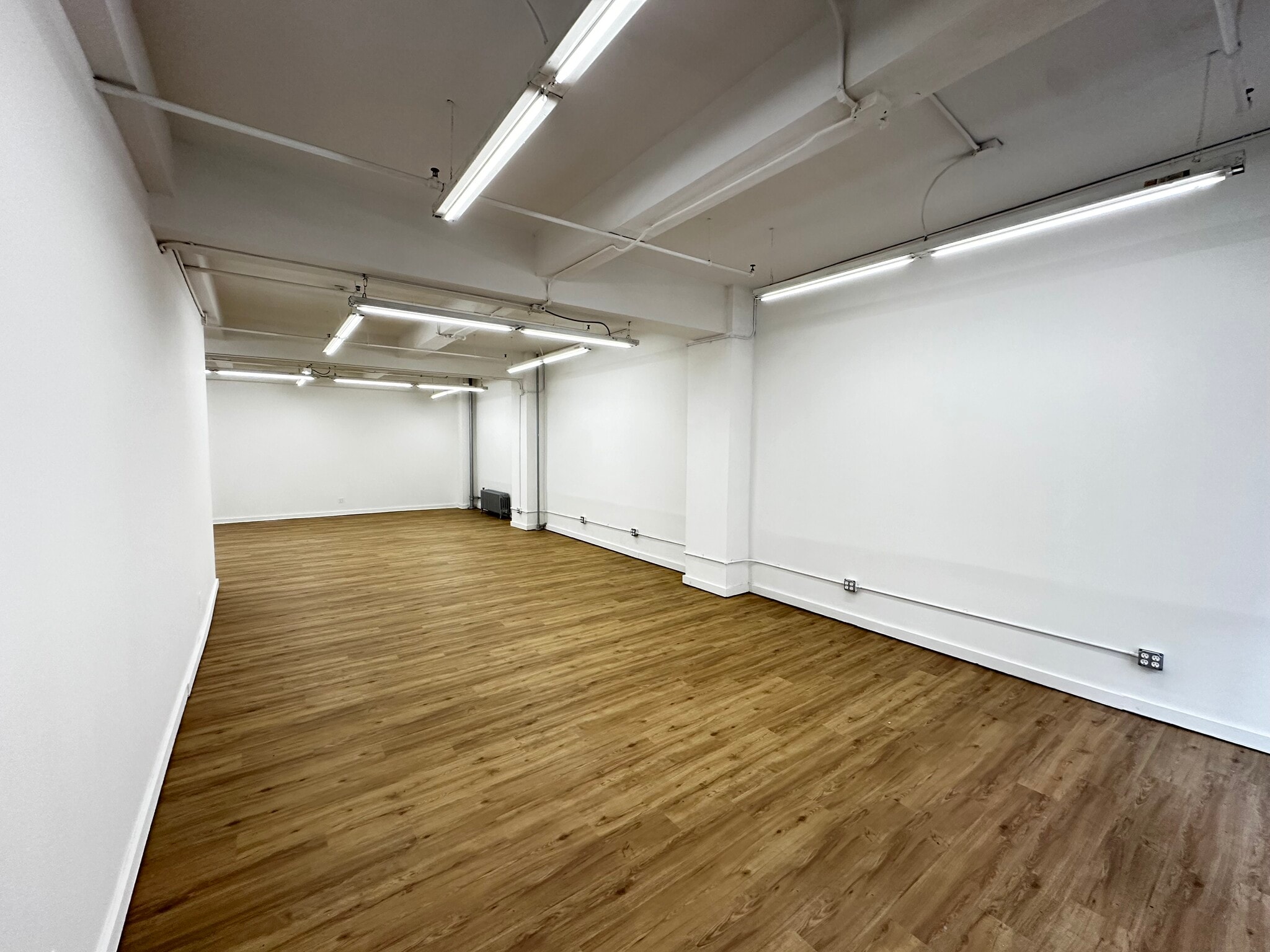 325 W 38th St, New York, NY to rent Building Photo- Image 1 of 7
