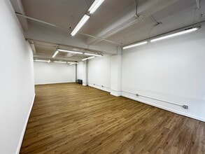 325 W 38th St, New York, NY to rent Building Photo- Image 1 of 7