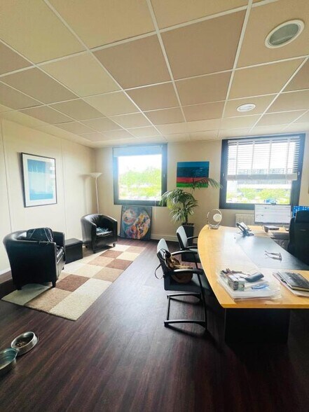 Office in Montigny-le-Bretonneux for sale - Interior Photo - Image 3 of 7