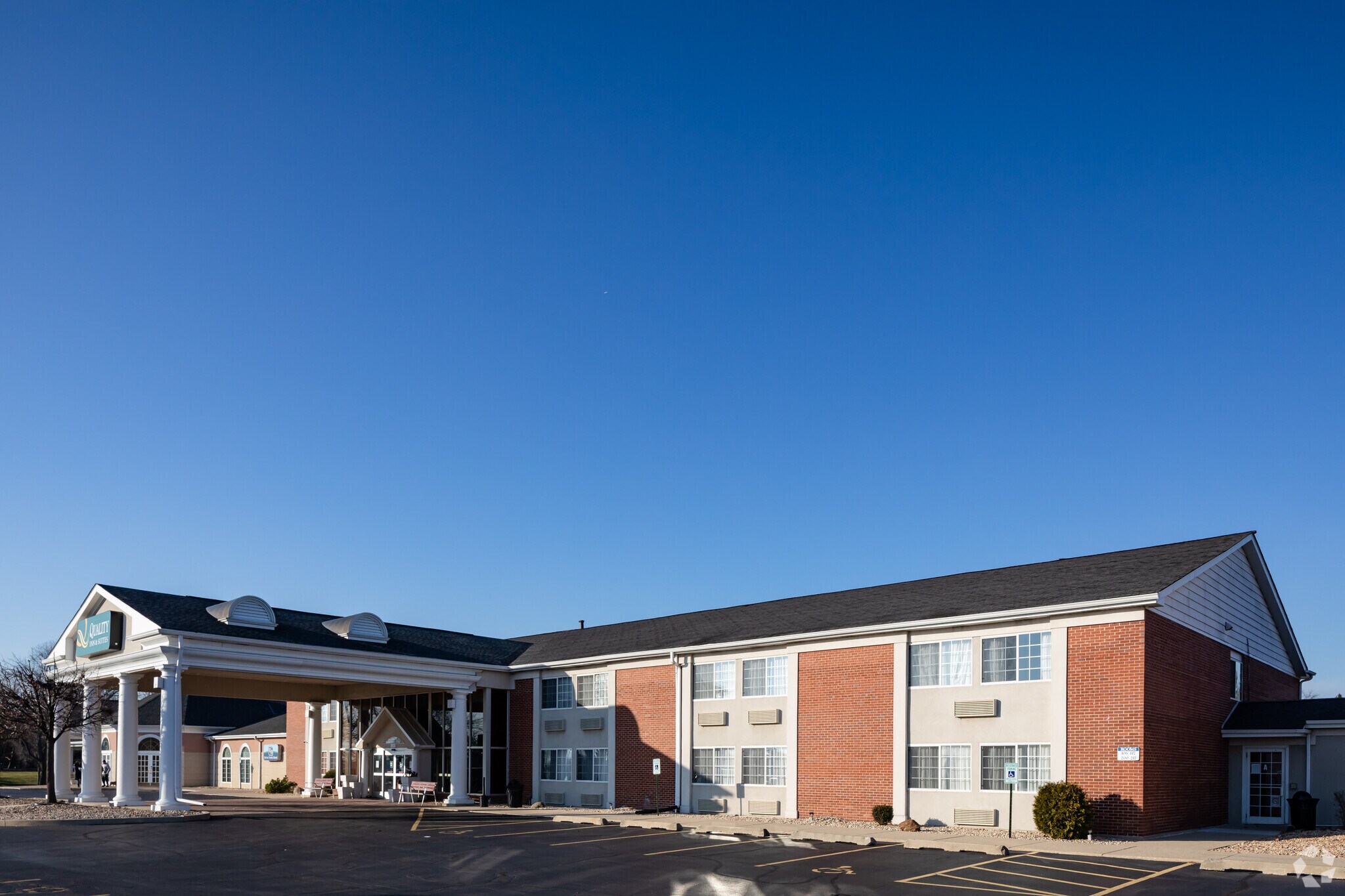 1600 E Main St, St Charles, IL to rent Primary Photo- Image 1 of 7