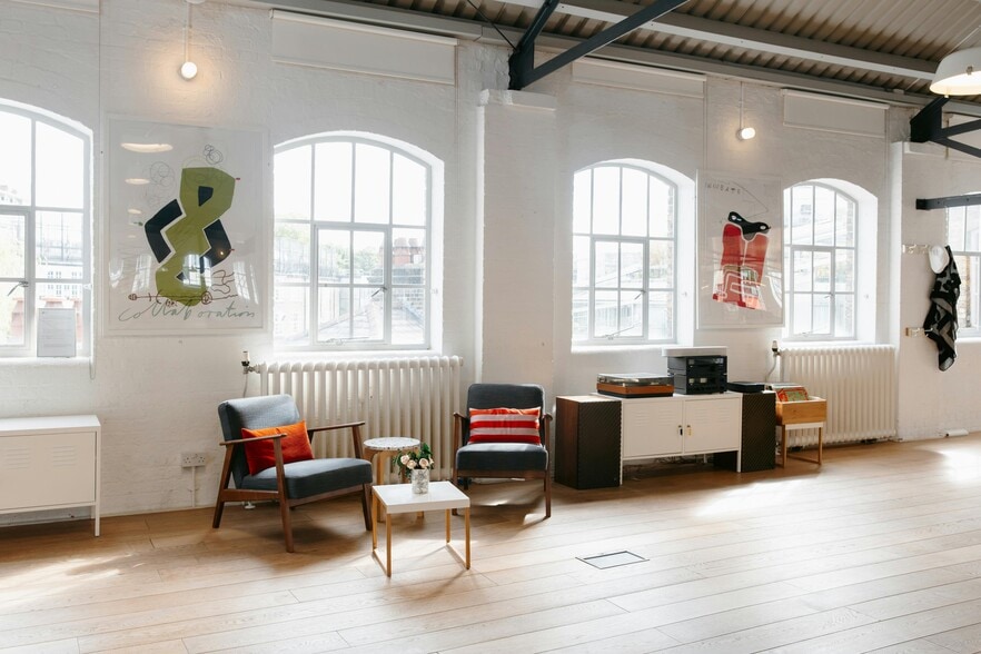 38-38A Graham St, London to rent - Interior Photo - Image 3 of 23