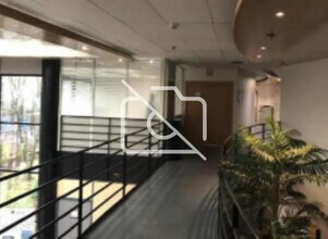 Industrial in Palaiseau to rent Interior Photo- Image 1 of 2