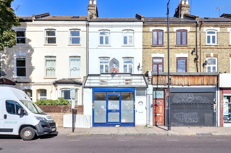 144 Balls Pond Rd, London for sale - Primary Photo - Image 1 of 1