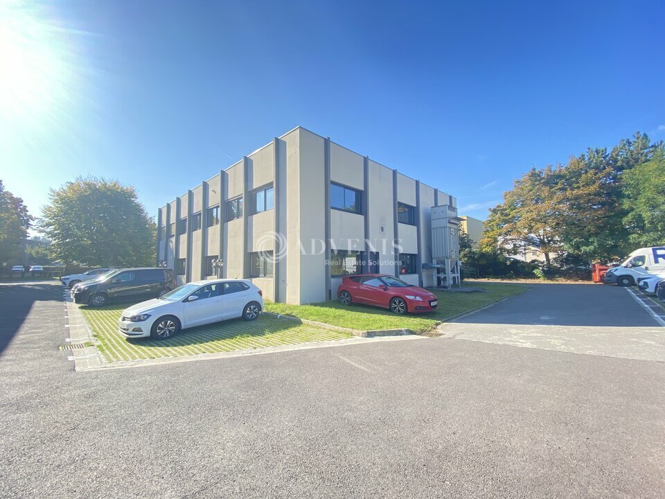 Light Industrial in Lognes to rent Building Photo- Image 1 of 13