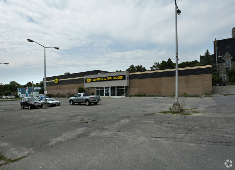 260 King St W, Brockville, ON for sale - Primary Photo - Image 1 of 1