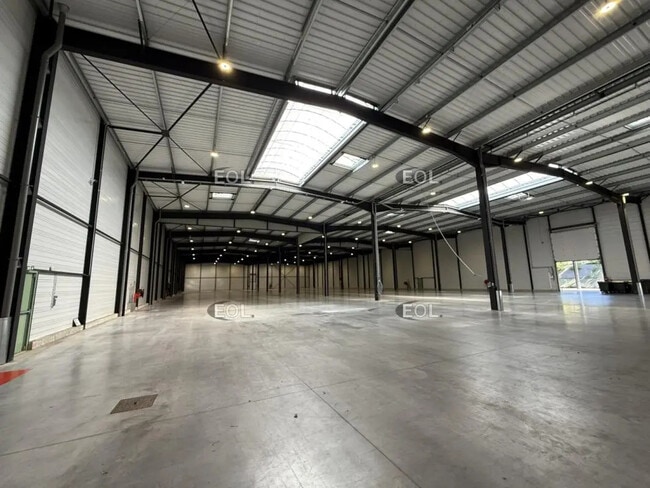 Location Entrepôt 5 236 m²
