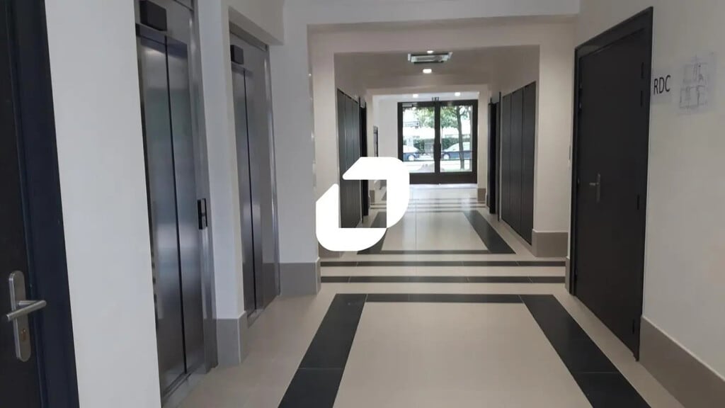 Location Bureaux 145 m² - Photo 1