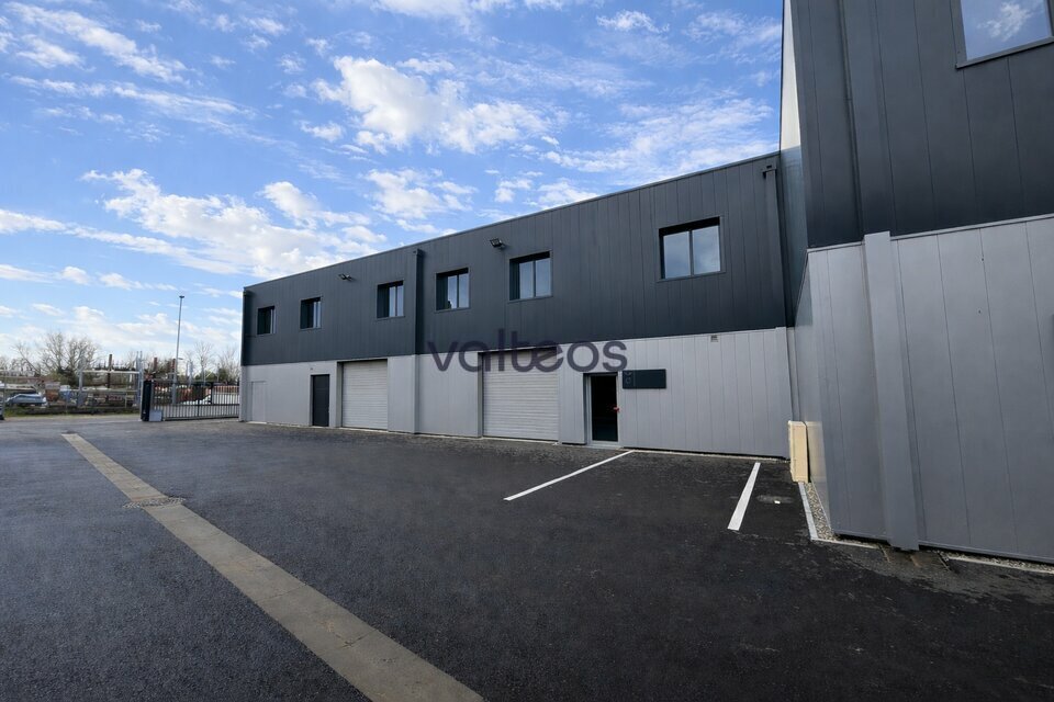 Light Industrial in Cugnaux to rent Building Photo- Image 1 of 7