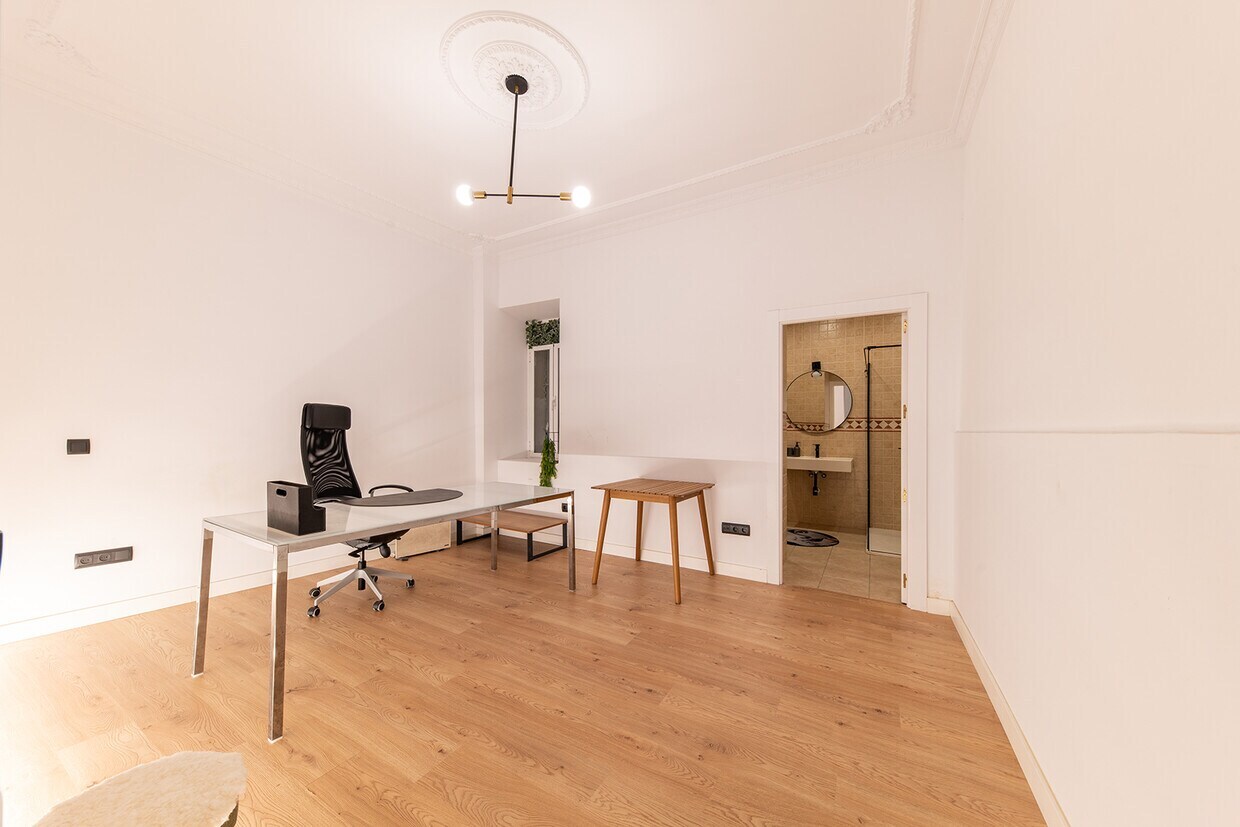 Madrid, MAD 28013 - - - Interior Photo - Image 2 of 15