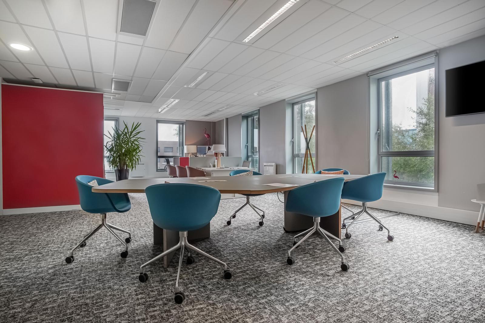 Co-working Space in Bordeaux to rent Interior Photo- Image 1 of 25