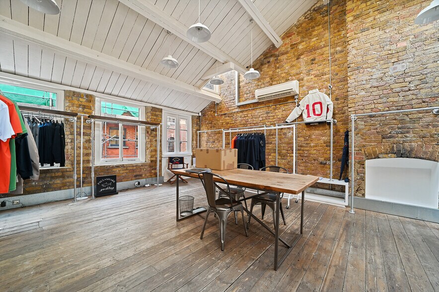 32 Charlotte Rd, London for sale - Interior Photo - Image 1 of 1